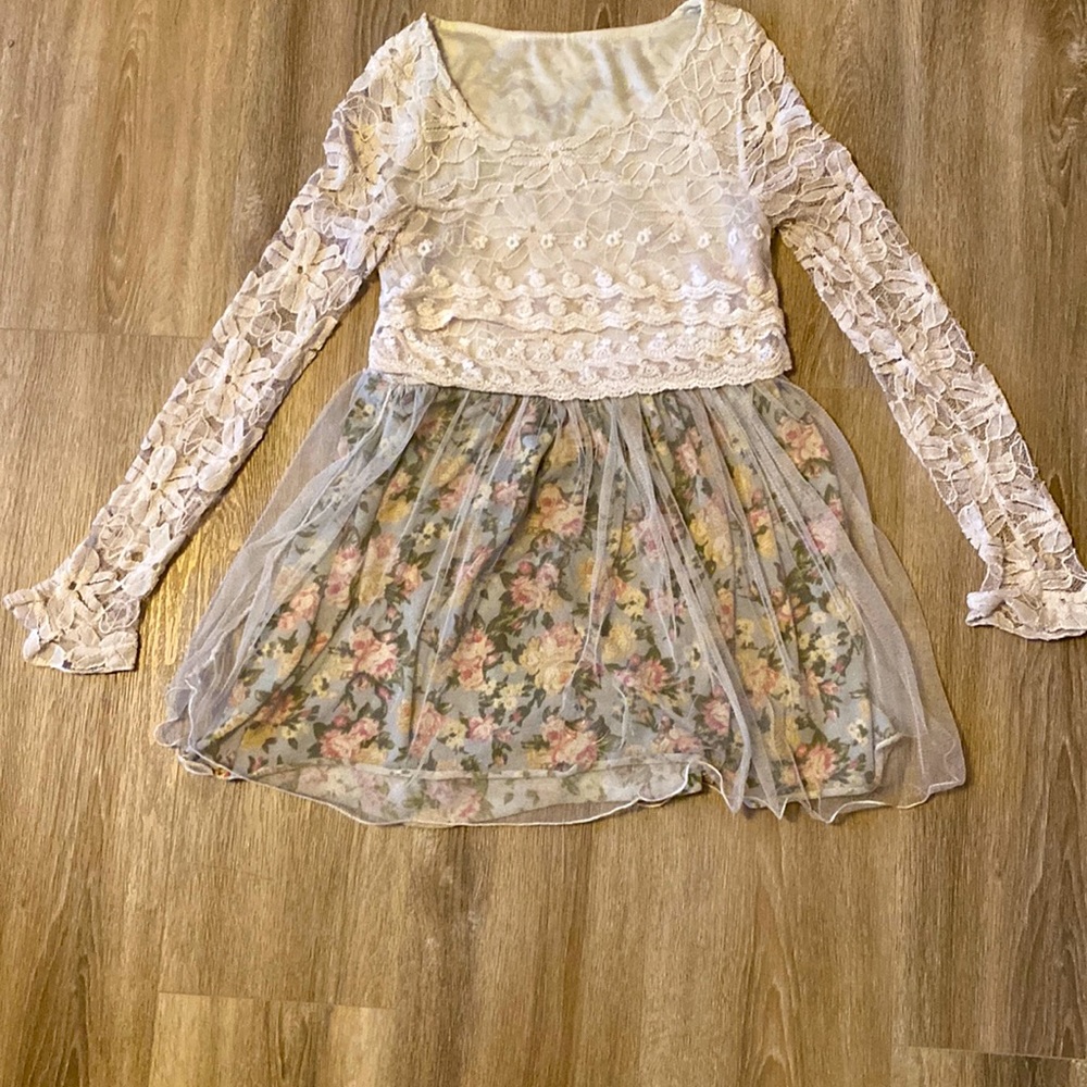 white flower dress